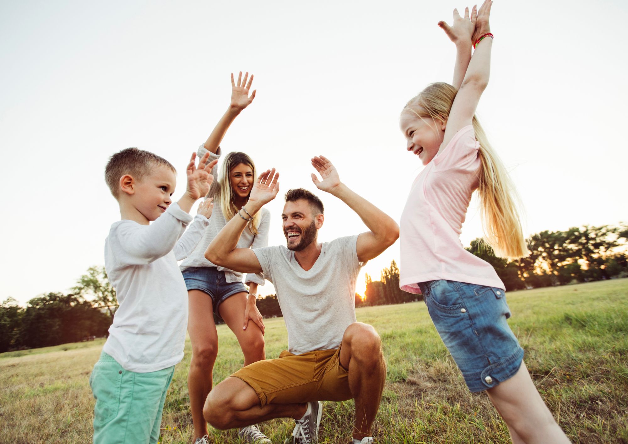 בילוי מושלם בחגים: כבר אפשר להזמין כרטיסים למופעי חנוכה ולרוי בוי פארק!
